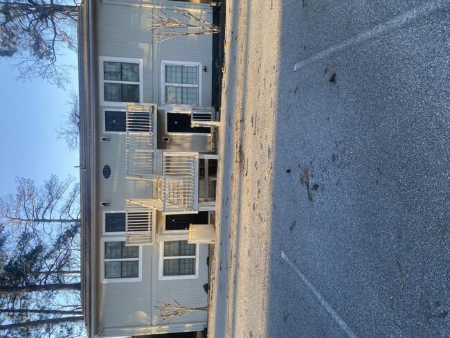 Building Photo - 1435 Fernwood Glendale Rd