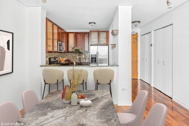 Building Photo - 201 N Westshore Dr