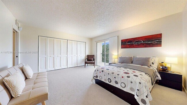 Building Photo - 4047 Rexford A