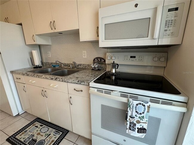 Building Photo - 9474 Tacoma Ave