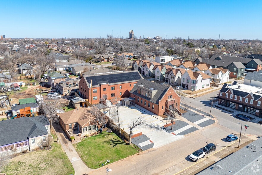 Primary Photo - Plaza Flats LLC