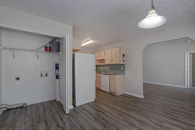 Building Photo - 5713 Marlette Ct