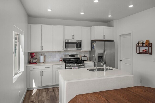Building Photo - 3477 N Finch Ln