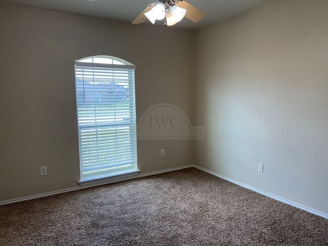 Building Photo - 309 Viola Dr