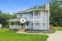 Building Photo - 3 Bedroom Pet-Friendly Home in Newnan, GA with Main Street Renewal