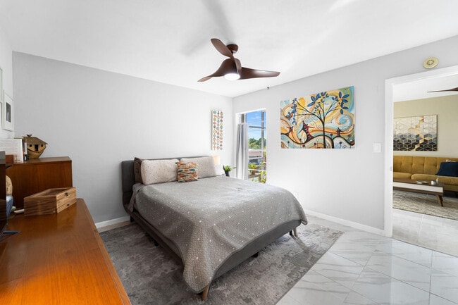 Building Photo - 3000 NE 16th Ave