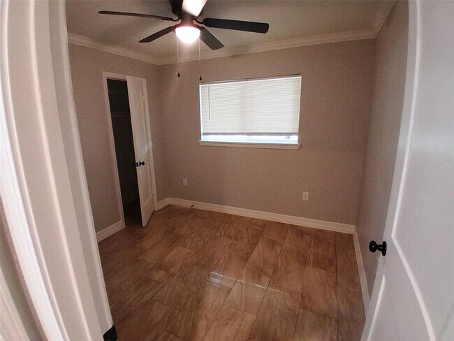 Building Photo - 4026 Simsbrook Dr