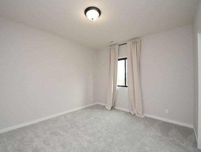 Building Photo - 5503 N 207th St