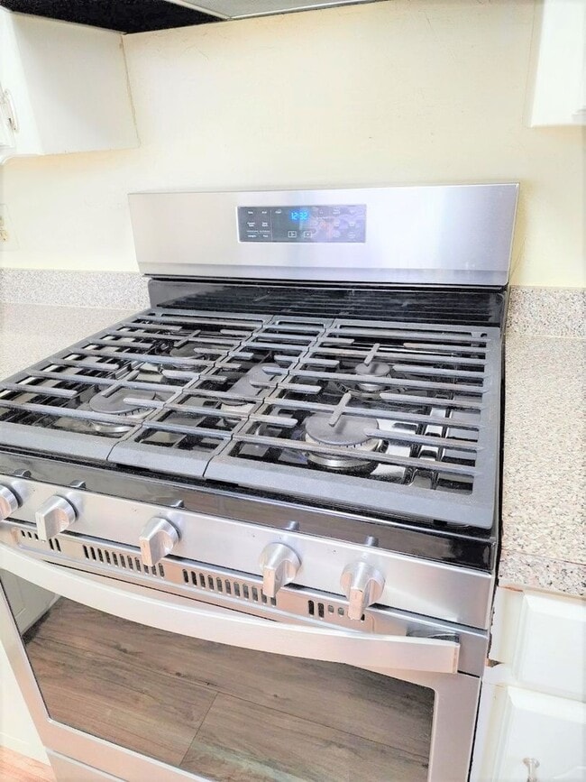 Building Photo - 3 Bed 1 Bath 1 Car in Bethany, OK PC Schools