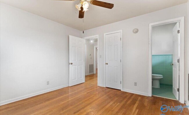 Building Photo - 3809 Saturn Dr SW