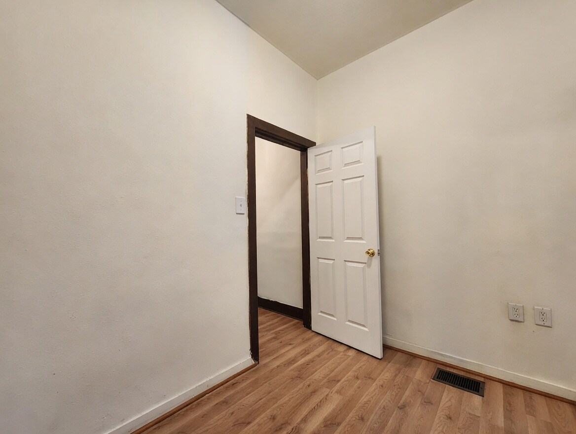 Building Photo - 1619 S Loomis St