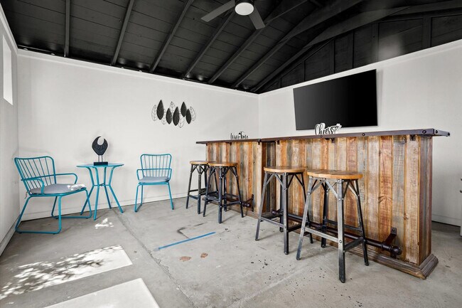 Building Photo - 4920 N 85th St