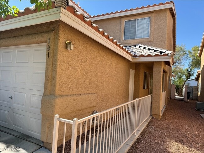 Building Photo - 8004 Celestial Ave