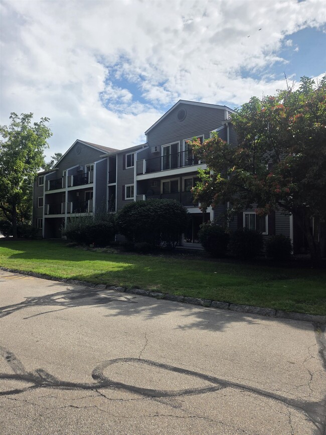 Building Photo - 120 Fisherville Rd