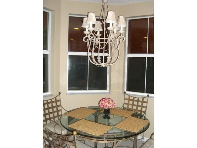 Building Photo - 1253 Piazza Antinori