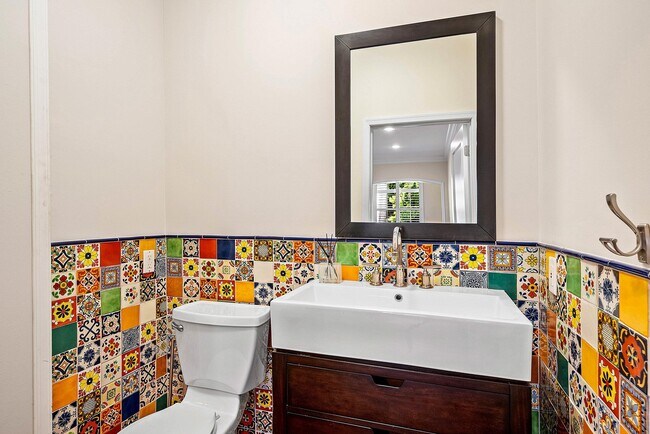 Building Photo - 2121 Areca Palm Rd