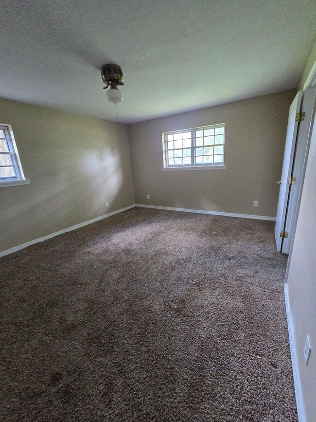 Building Photo - $500 Off 1st Month Special