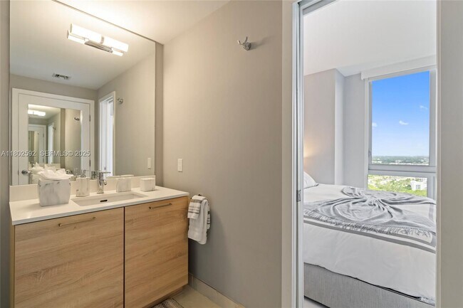 Building Photo - 16385 Biscayne Blvd