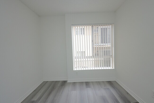 Building Photo - 1632 N Formosa Ave