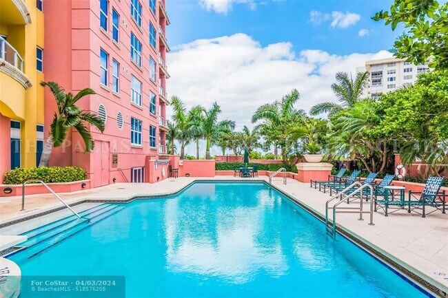 Building Photo - 2110 N Ocean Blvd