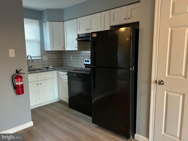 Building Photo - 668 Tara Dr