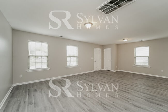 Building Photo - Come view this charming home