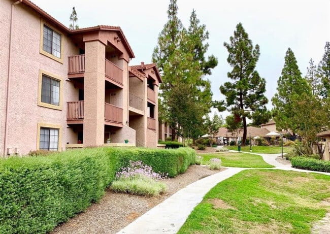Building Photo - 12067 Alta Carmel Ct