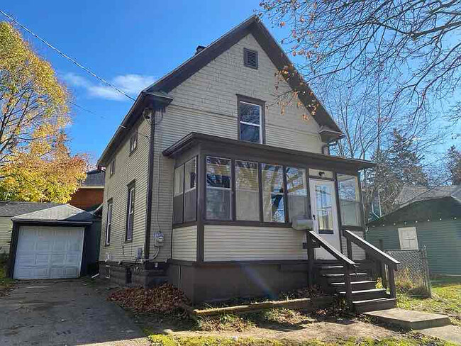 Primary Photo - 1027 Woodbridge St