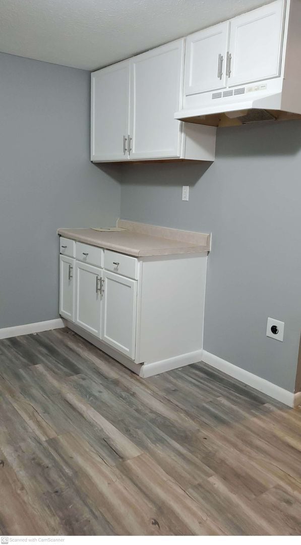 Building Photo - Beautifully Renovated 2 Bed, 1 Bath with AC!