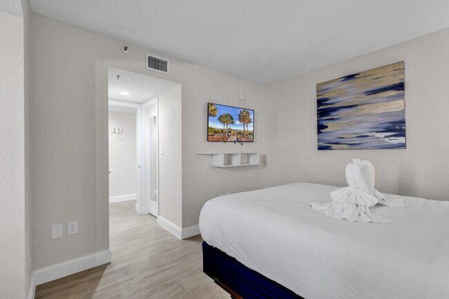 Building Photo - 1700 N Ocean Blvd