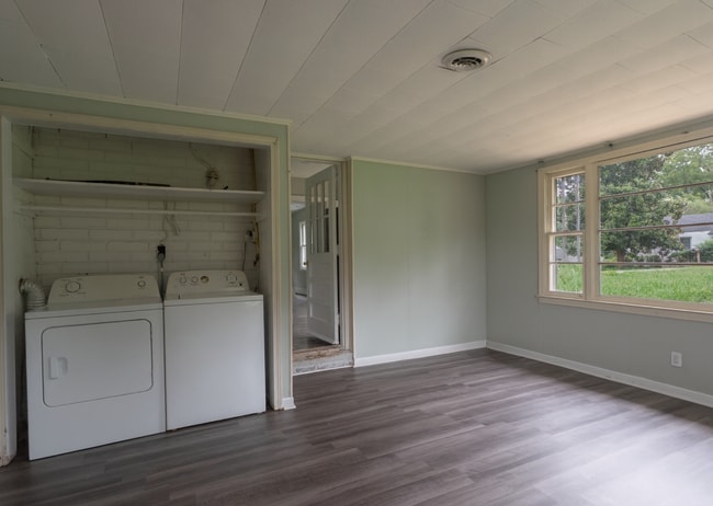 Building Photo - 3 Bedroom, 1 Bath Home in Pendleton
