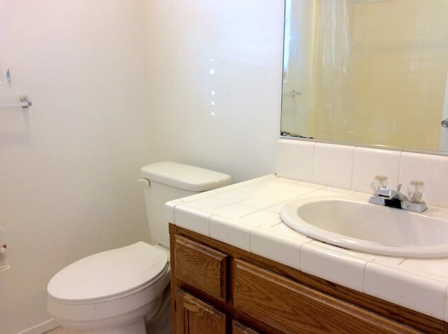 Building Photo - 1516 Hadar Rd