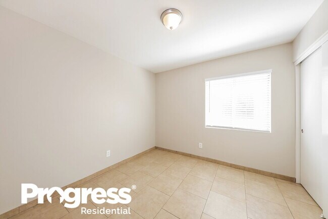 Building Photo - 11205 W Turney Ave