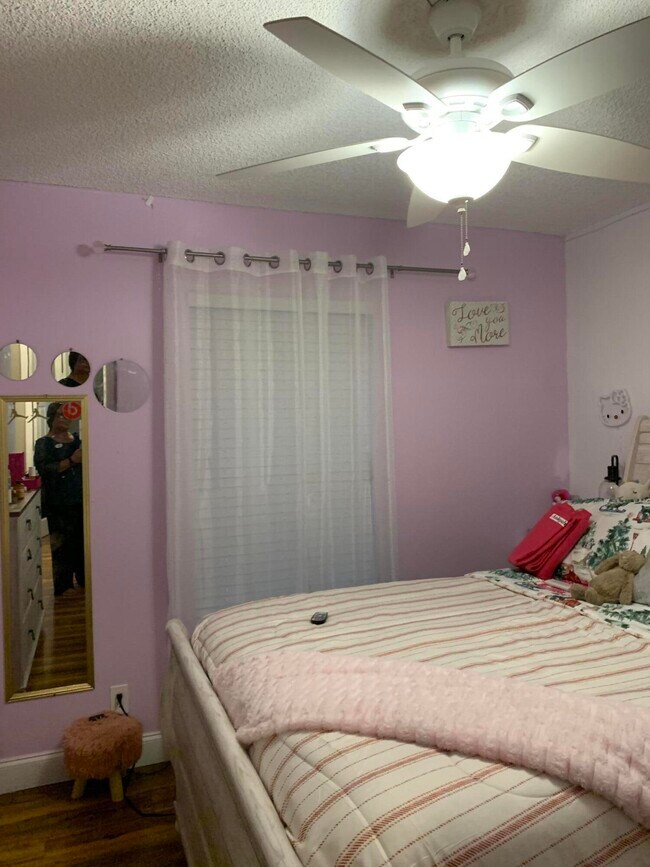 Building Photo - 1345 W 34th St