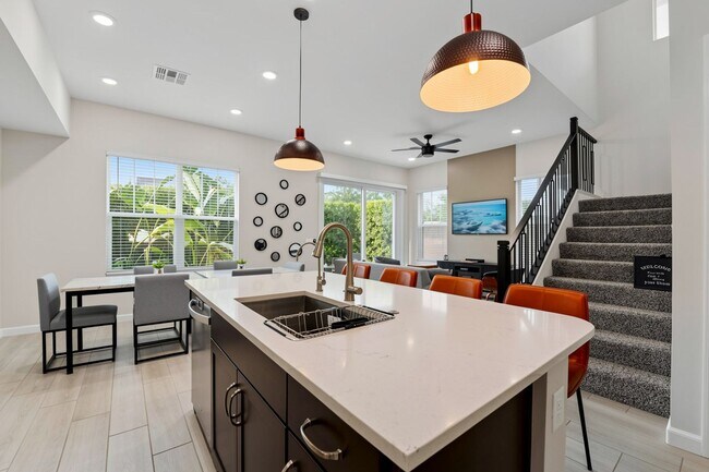 Building Photo - Professionally Designed, Fully Furnished townhome on one of Arabella’s Premium Lots | Scottsdale’...