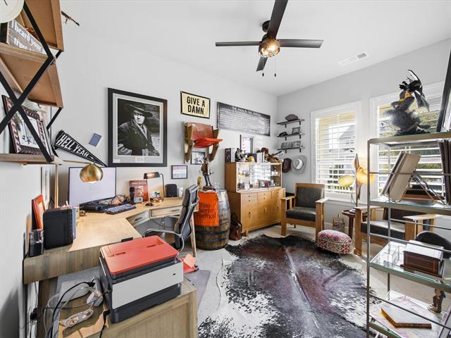 Building Photo - 2325 Offerande Dr