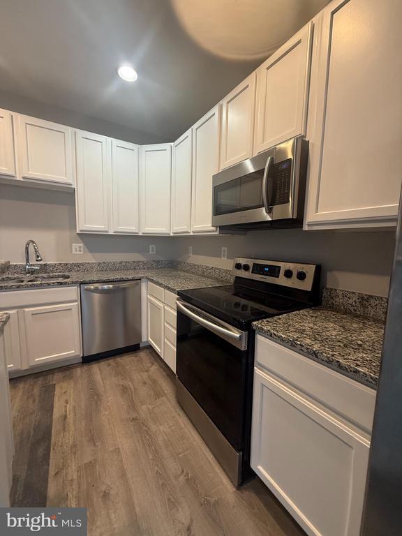 Building Photo - 2925 Rotterdam Loop