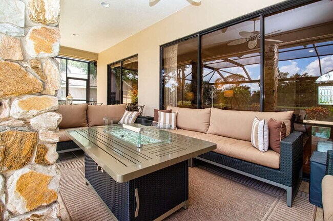 Building Photo - Palm Aire Fully Furnished Rental