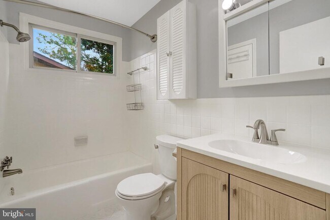 Building Photo - 2800 Joseph Makell Ct