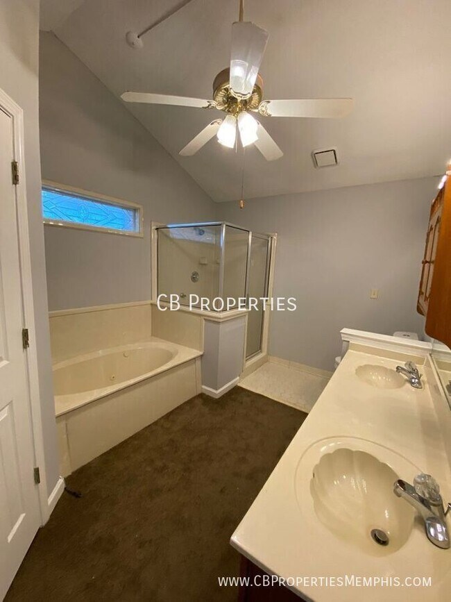 Building Photo - 6890 Water Point Cove E