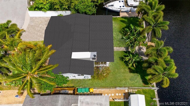 Building Photo - 4500 SW 42nd Ter
