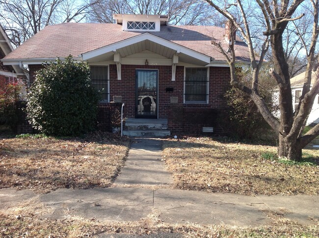 Primary Photo - 1519 Maple St