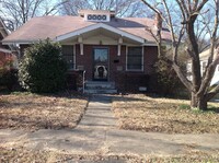 Building Photo - 1519 Maple St
