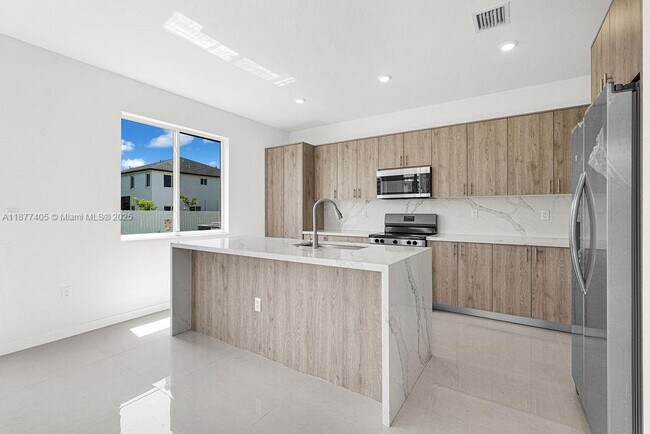 Building Photo - 22445 SW 125th Ave