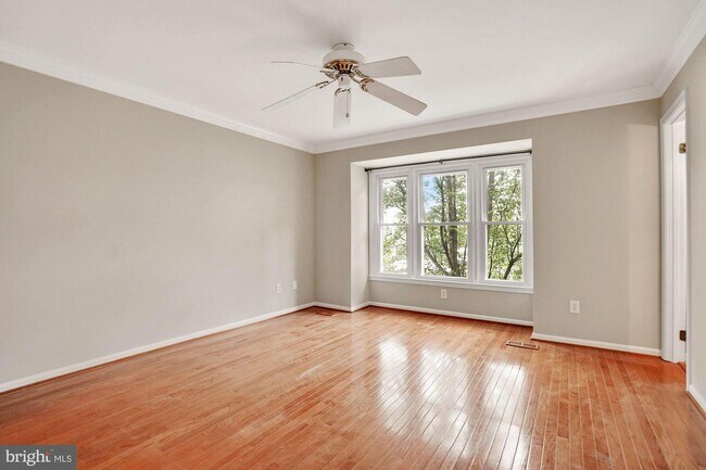 Building Photo - 5136 Glen Meadow Dr