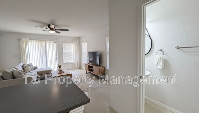 Building Photo - 10672 Academy Park Dr