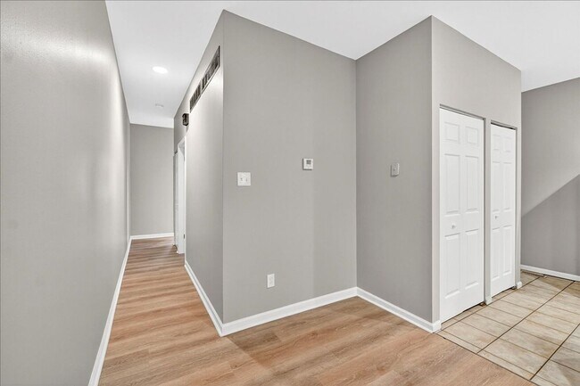 Building Photo - Lafayette Livin'