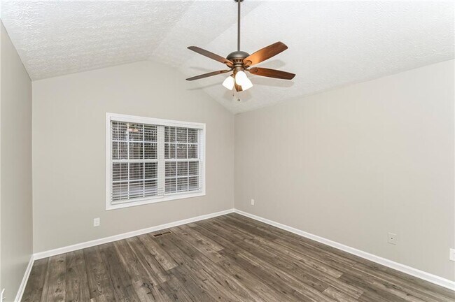 Building Photo - 331 S Red Oak Way