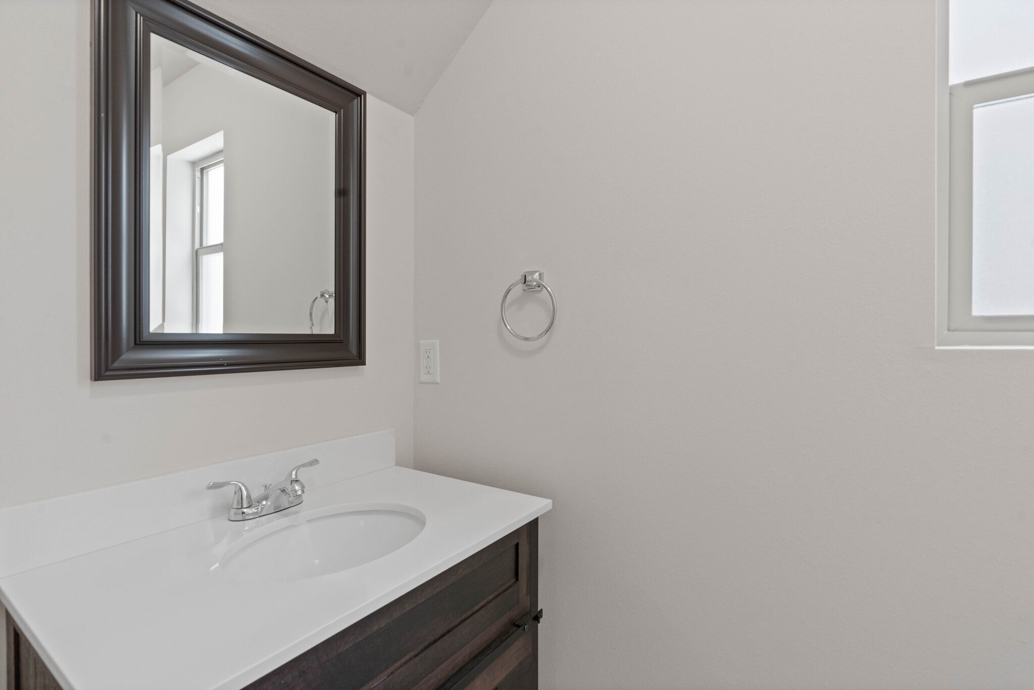 main floor 3/4 bath - 9109 W Winona Rd