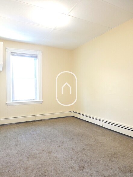 Building Photo - 34 Pontiac St